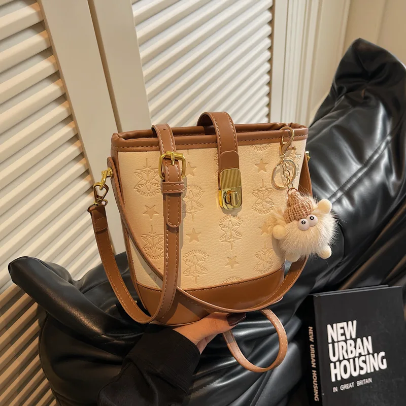 

2025 New! Senior Designer Women's Foreigner-Style Portable Bucket Bag - Fashion Casual Shoulder Messenger