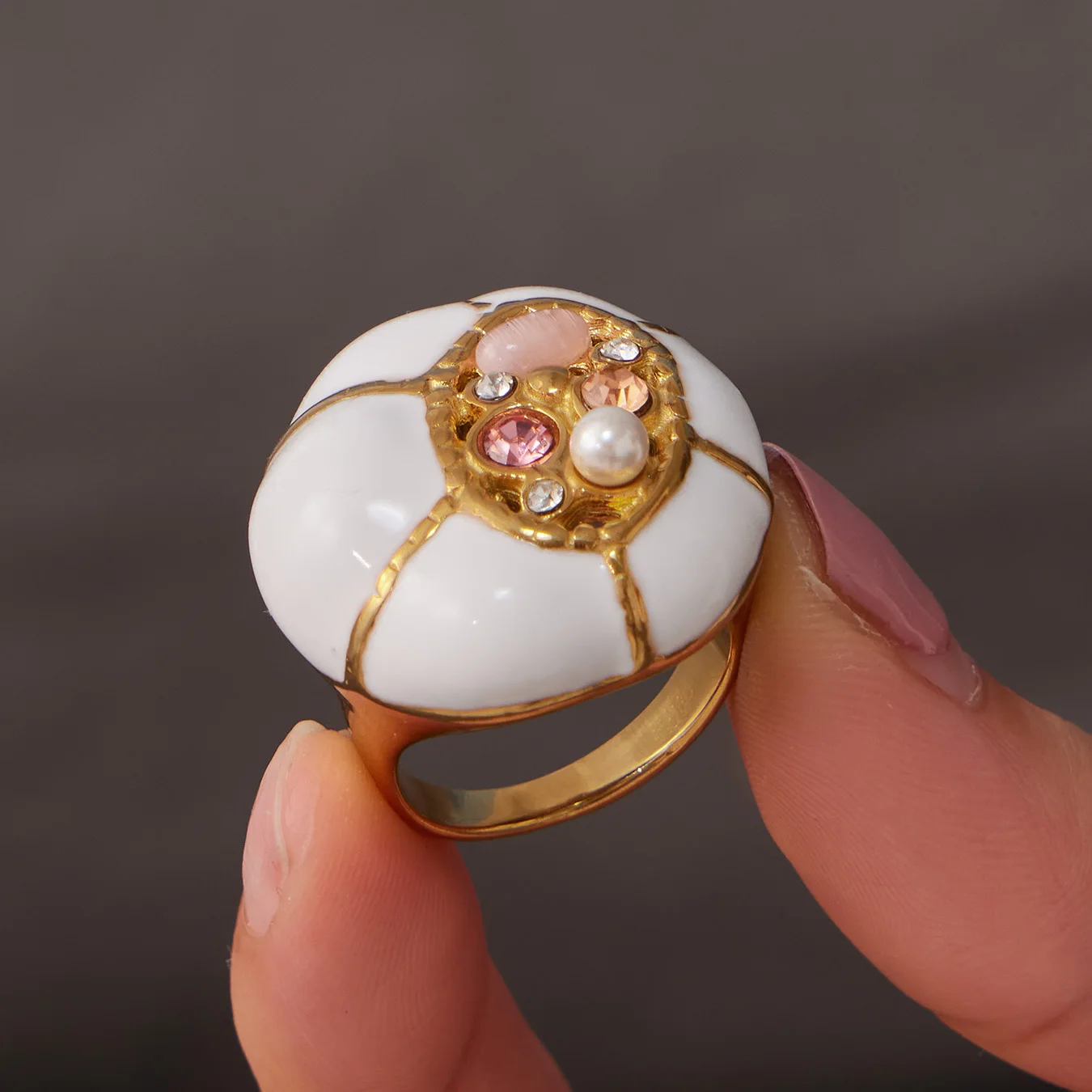 Liora Vintage Weiß Glasierte Zirkonia-Ringe für Damen Edelstahl-Ringe Wasserdichter Hochzeitsschmuck Großhandel – Detail 7
