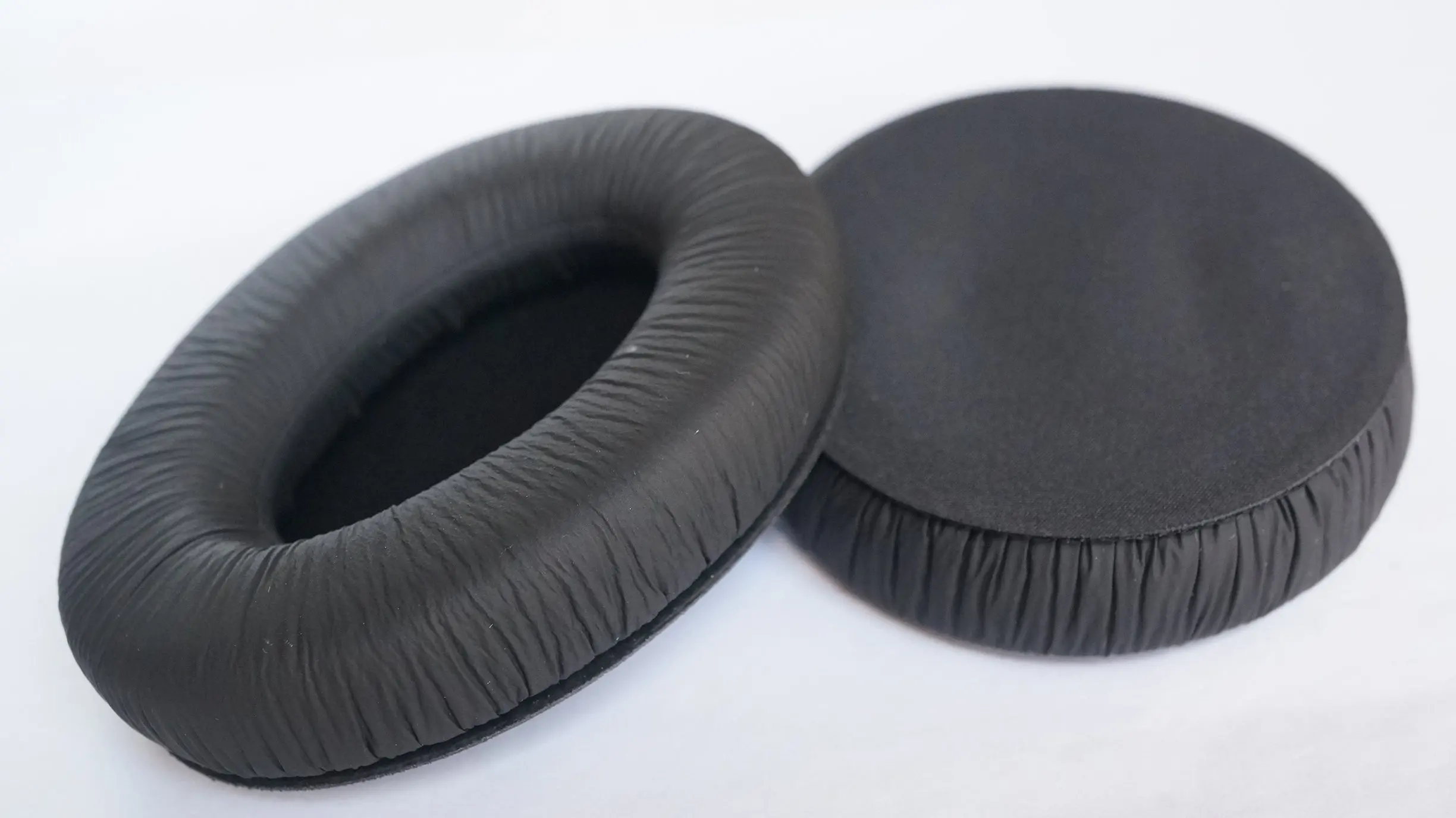 อะไหล่หูฟัง + แผ่นรองหูฟังเข้ากันได้กับ HD418เซนไฮเซอร์/428/438/448/419/429/439/449/200 Pro HD451/461i/471 (1ชุด)