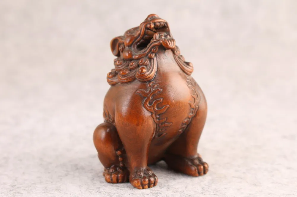 Chinese boxwood handmade carving statue netsuke collectable figure seat leo lion