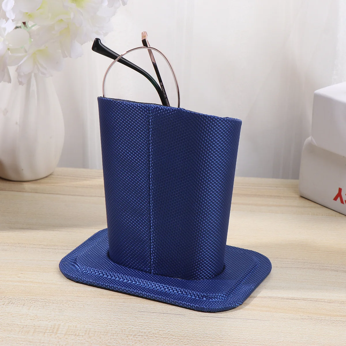 

2pcs Eyeglass Holder Glasses Stand Desktop Decor Simple Design Portable Lightweight Solid Color Silver For Home Office Car