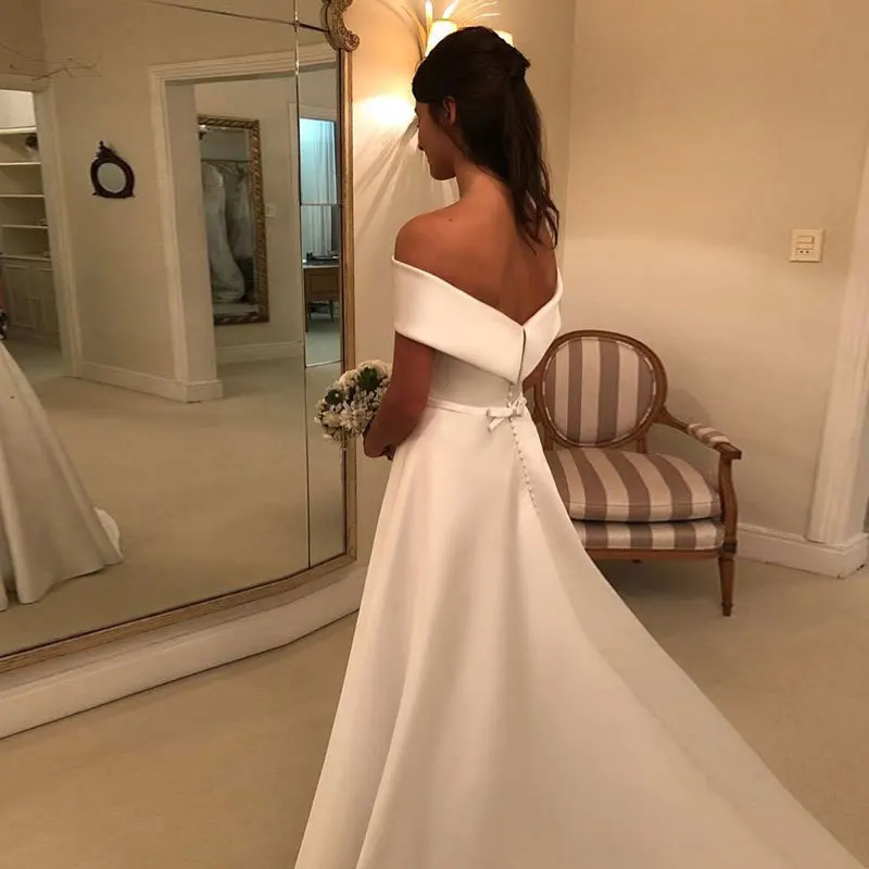 Elegant Long Satin Wedding Dress with One Shoulder Design Slimming Aesthetic Value Perfect for Company Year End Dinner