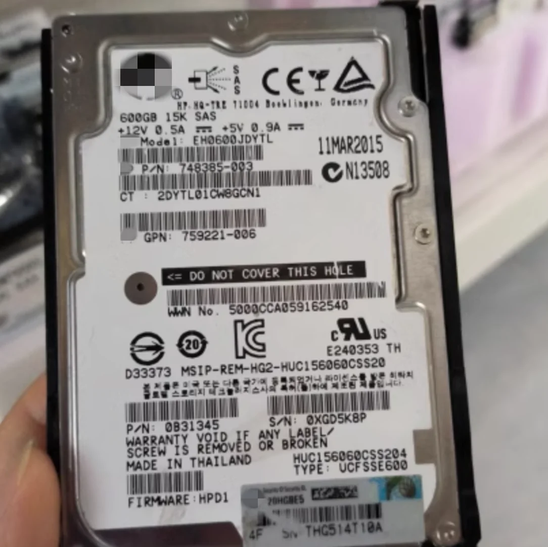 

серверный жесткий диск HGST HUC 156060 CSS200 SAS 600G 15K 2,5-дюймовый