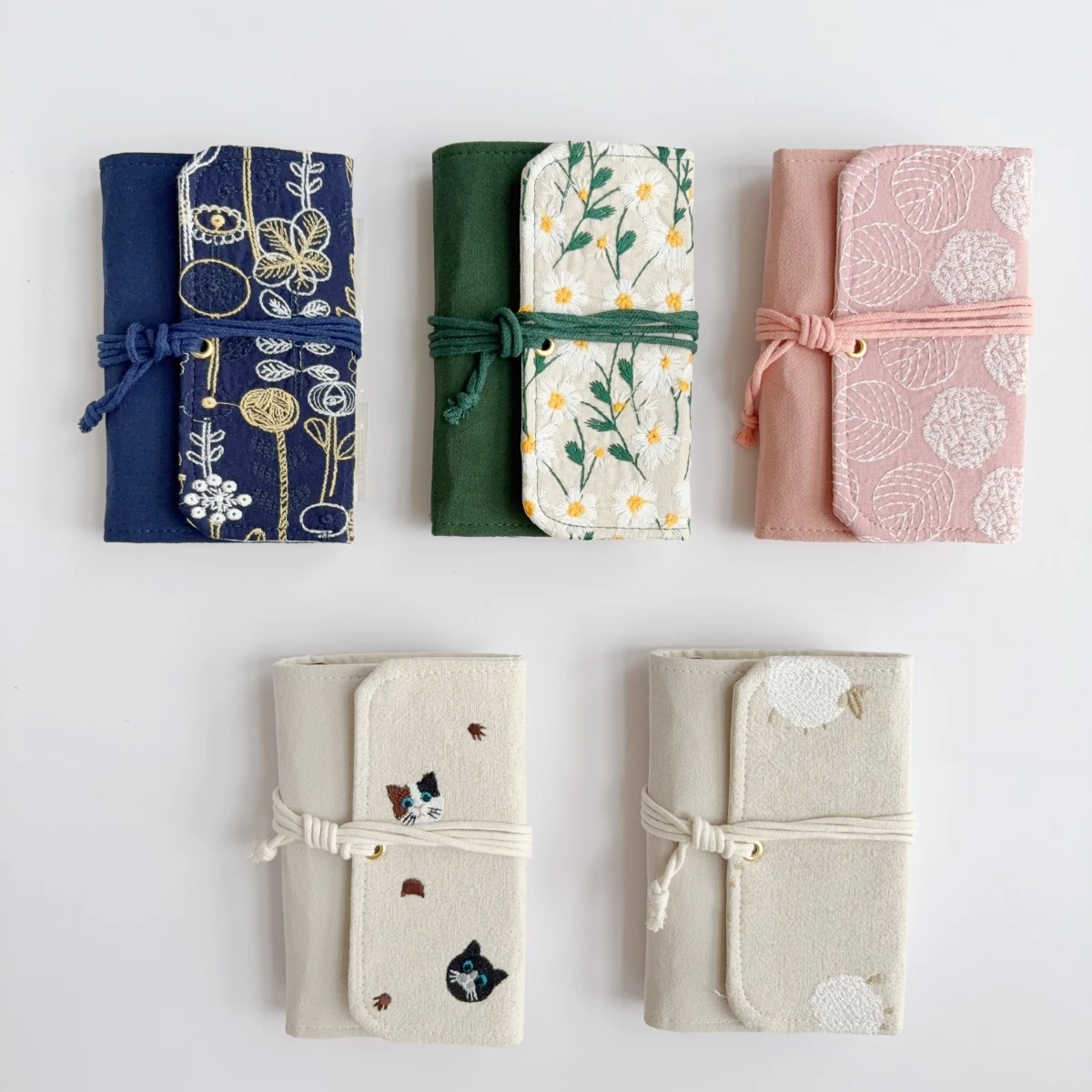 

Прочный футляр для хранения круглых игл из ПВХ. Коробка для игл с 15 прозрачными карманами, идеально подходит для вязания и вязания крючком.