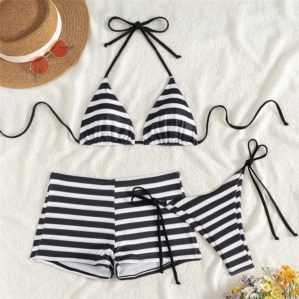 

Черно-белый полосатый купальник с принтом, короткие плавки, топ-халтер, треугольные бикини из 3 предметов, микро-стринги, сексуальный купальник для женщин 2026