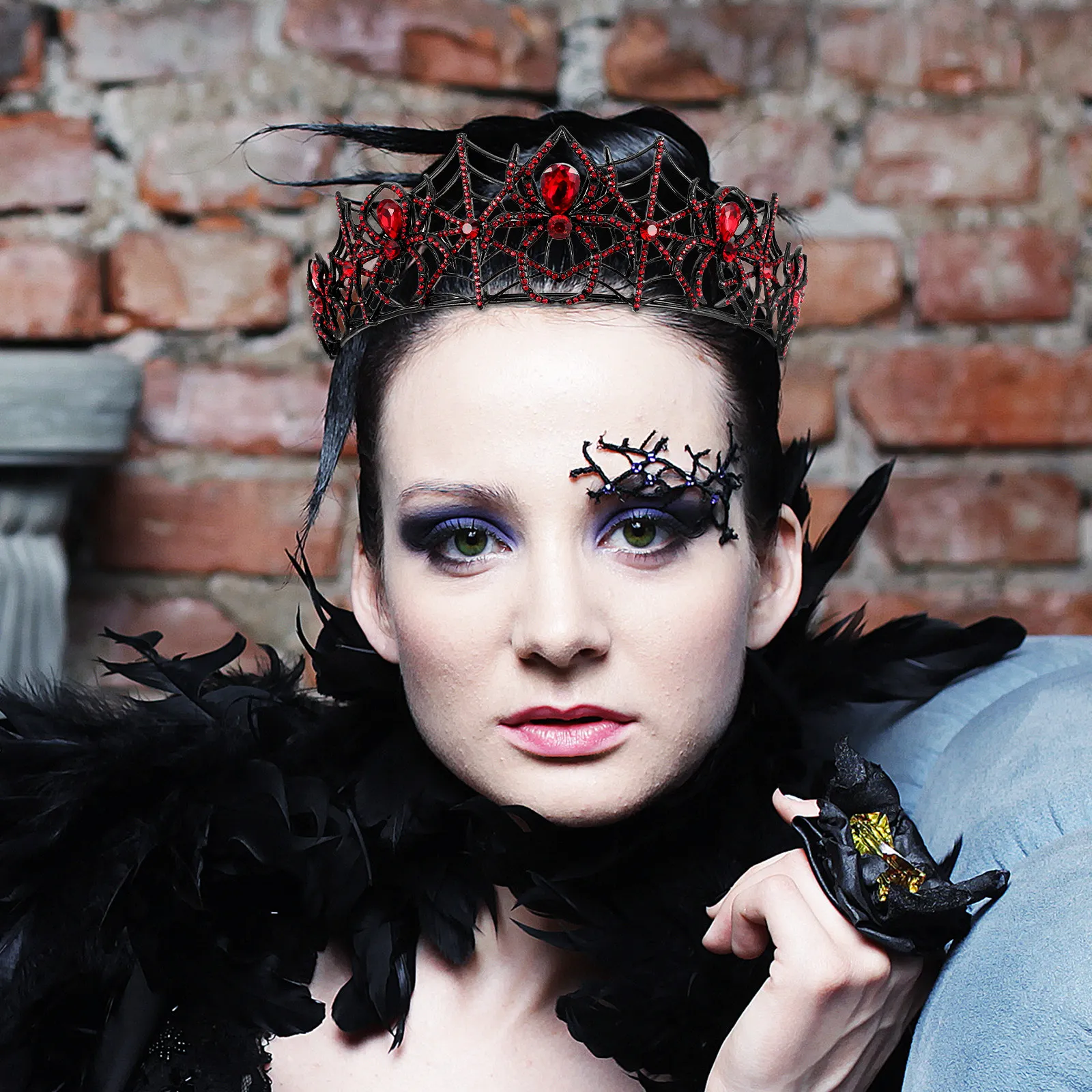 

Винтажная черная готическая корона-паук из сплава со стразами, тиара для Хэллоуина, косплея, костюма, женский средневековый аксессуар для бала и фотосессий