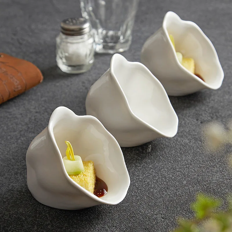 

Flower Shape Dessert Bowl Sauce Seasoning Dish Creative Dim Sum Dishes Snack Salad Fruit Sashimi Disc Cake Pan White Tableware