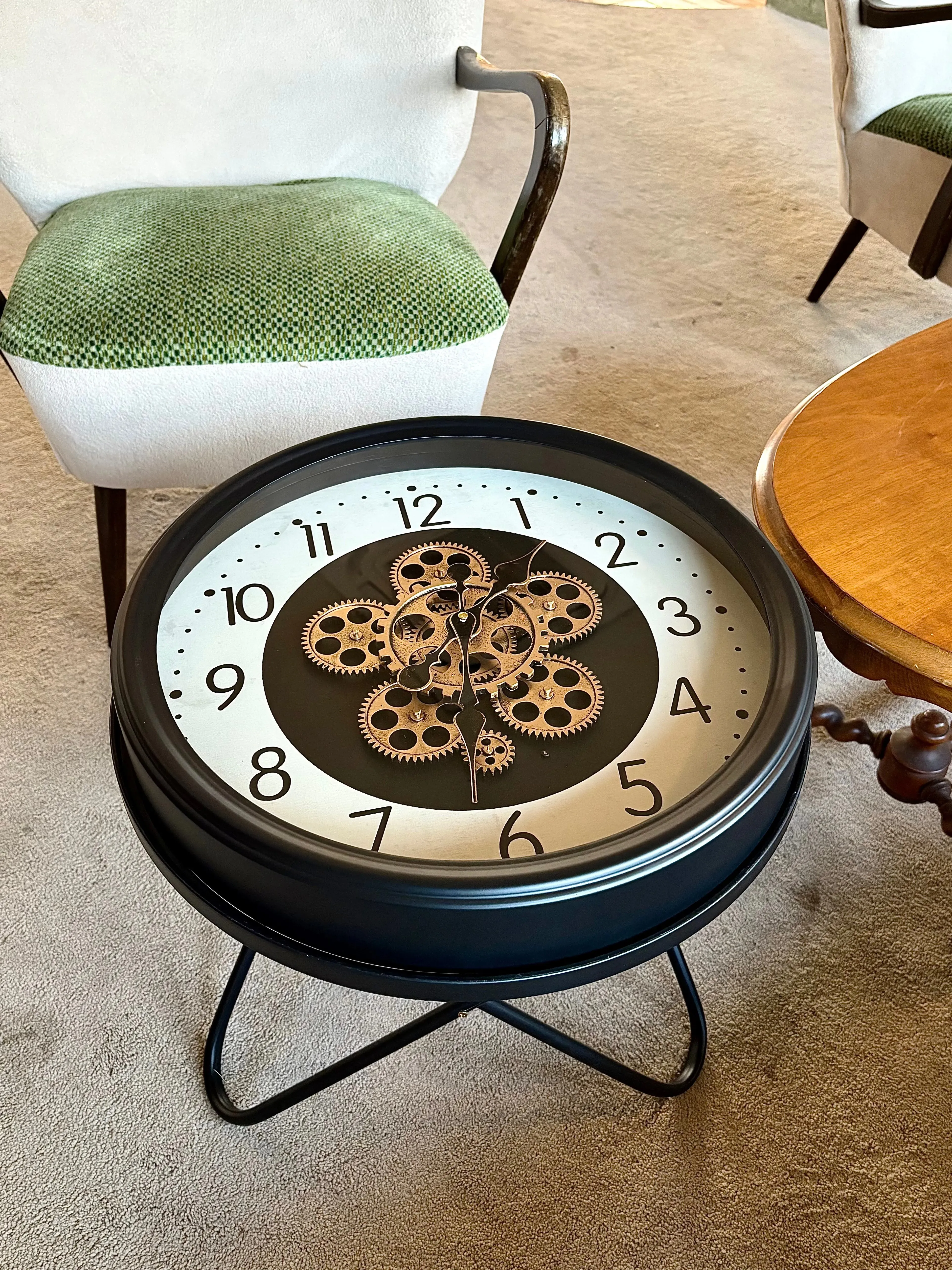 Retro Advanced Creativity Industrial Style Metal Tea Table Gear Clock Watch Design Living Room Decorations Small Side Table