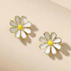 Huitan Romantic Small Daisy Stud Earrings for Women White Yellow Flower Enamel Earrings Handmade Fancy Gift Statement Jewelry