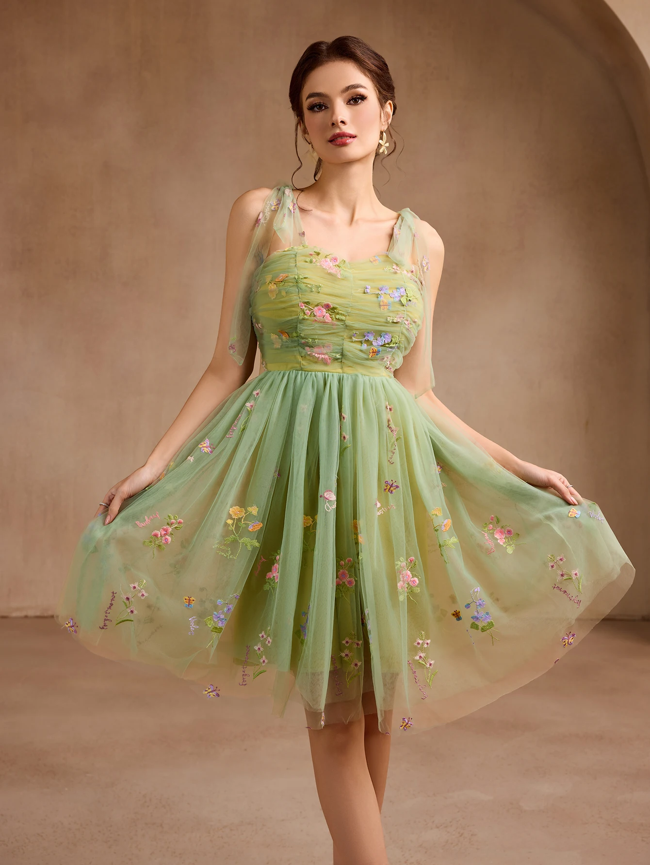 春と夏の刺繍グリーンメッシュカクテルパーティー卒業シーズンドレスウェディングパーティードレスブライズメイドドレス