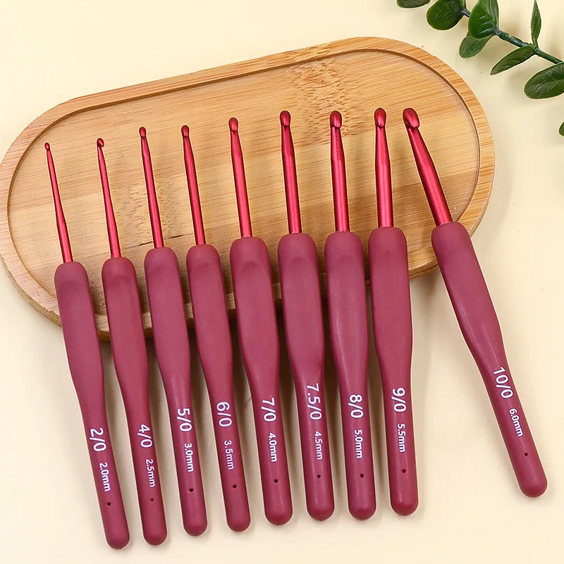 

9PCS Soft Touch Ergonomic Crochet Hook Set Red Aluminum Crochet Needle 2.0-6.0mm Crochet Kit DIY Sweater Weaving Supplies