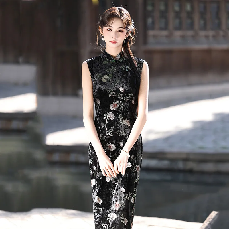 

Black Velvet Sleeveless Chinese Style New Chinese Long Cheongsam Improved Young Style 2026 New Women's Summer Qipao