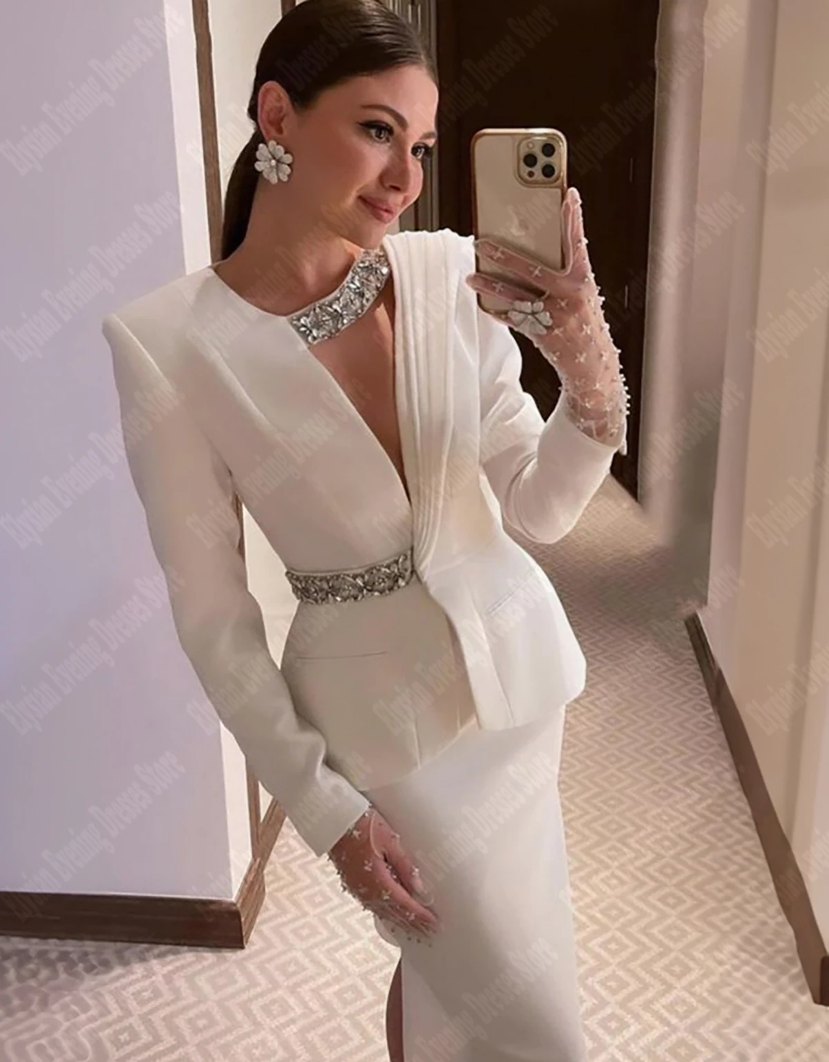 Newest Celebrity Banquet Dresses White Long Sleeved V-Neck Prom Gowns 2024 Tight Fit And Slimming Effect Women Vestidos De Noche