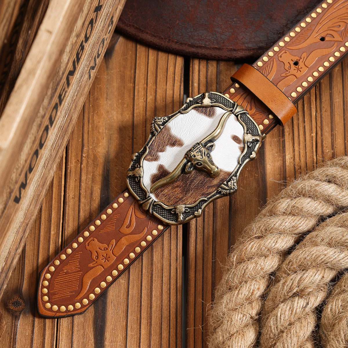 Ein PU-Gürtel für Damen und Herren, der den Stil von Western-Denim und Retro vereint, ist perfekt für alltägliche Freizeitausflüge. – Detail 6