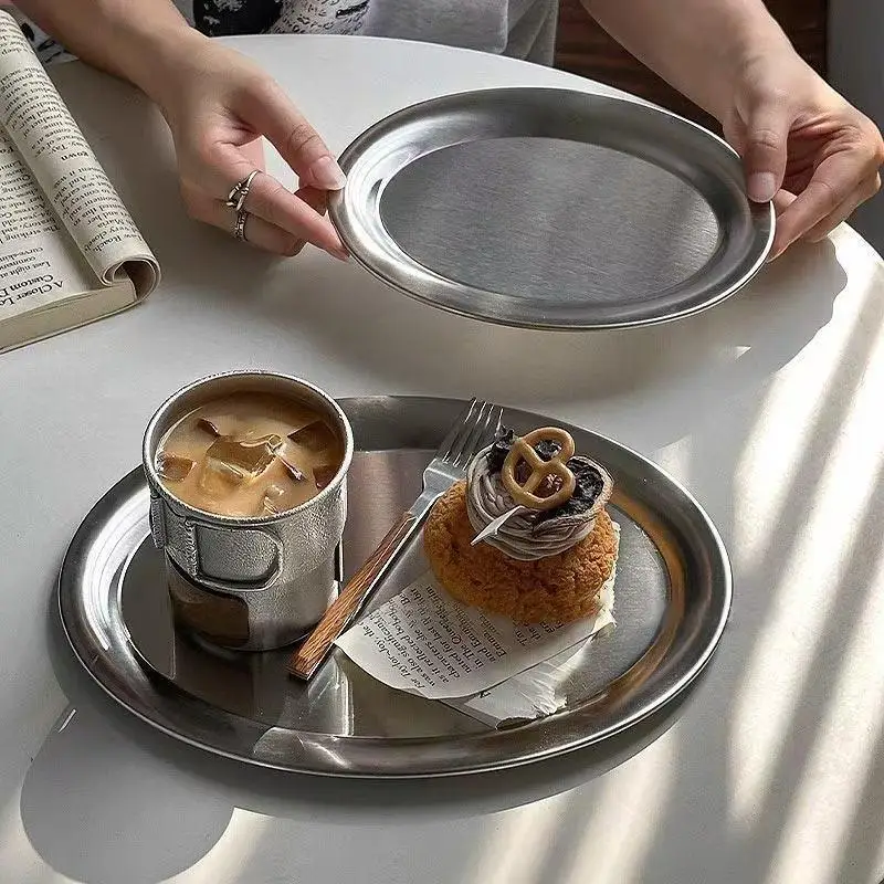 Fashionable Stainless Steel Oval Plates for Presenting Fish Dishes at Home