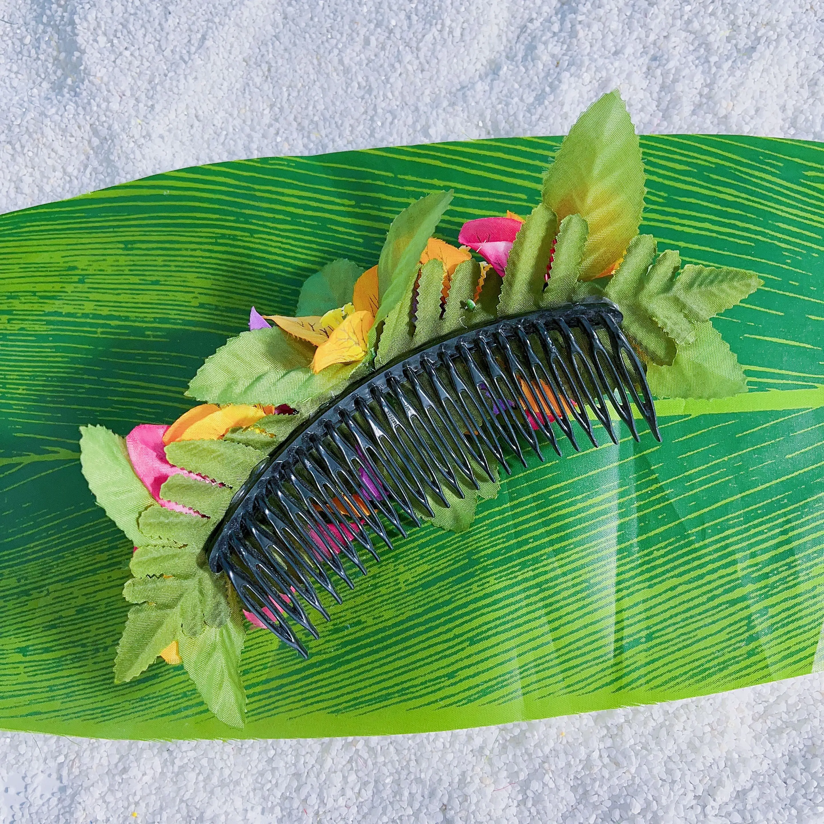 Nieuwigheden 2023 Trend Fluwelen Spider Lily Haarclip Damesaccessoires Hawaii Tropische Bloem Dameshoofdtooi