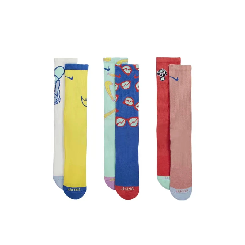 Фото Спортивные носки Nike Macaron Rainbow Series из 100% хлопка, удобные, мягкие и стильные, с разноцветным узором, набор из 3 пар, FB3290-901