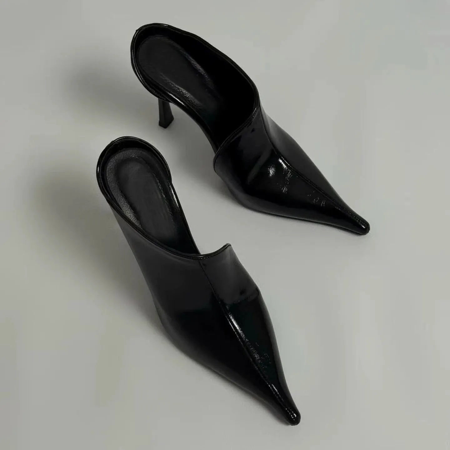 Retro Split Toe High Heels Block Heel Single Shoes Women Slip on Light Mouth Temperament Block Heel Mary Jane Shoes