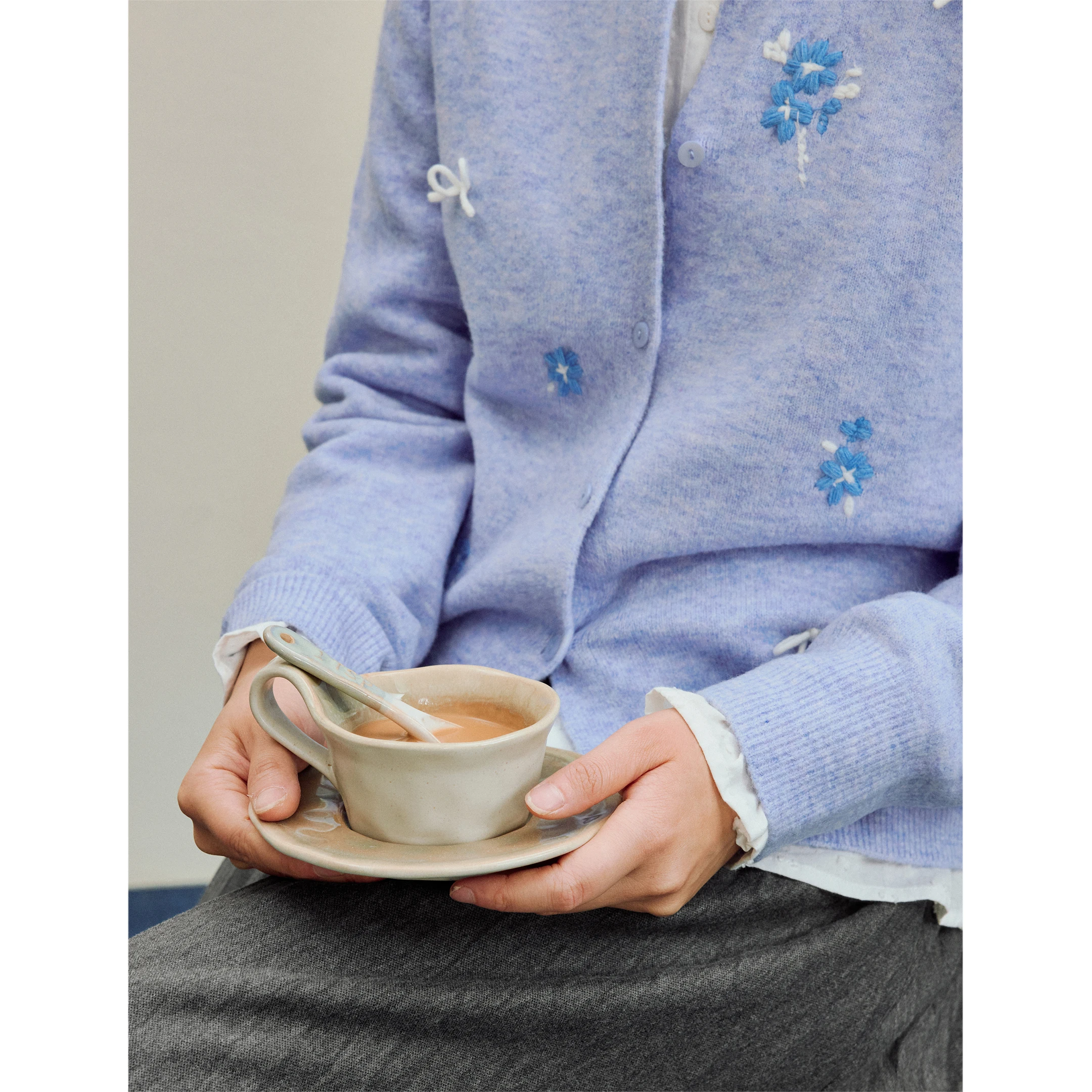 Damski sweter Inman na zimę 2025, nowy, miękki, z długim rękawem, niebieski, odzież wierzchnia - słodki kardigan z dzianiny z kokardą 3D