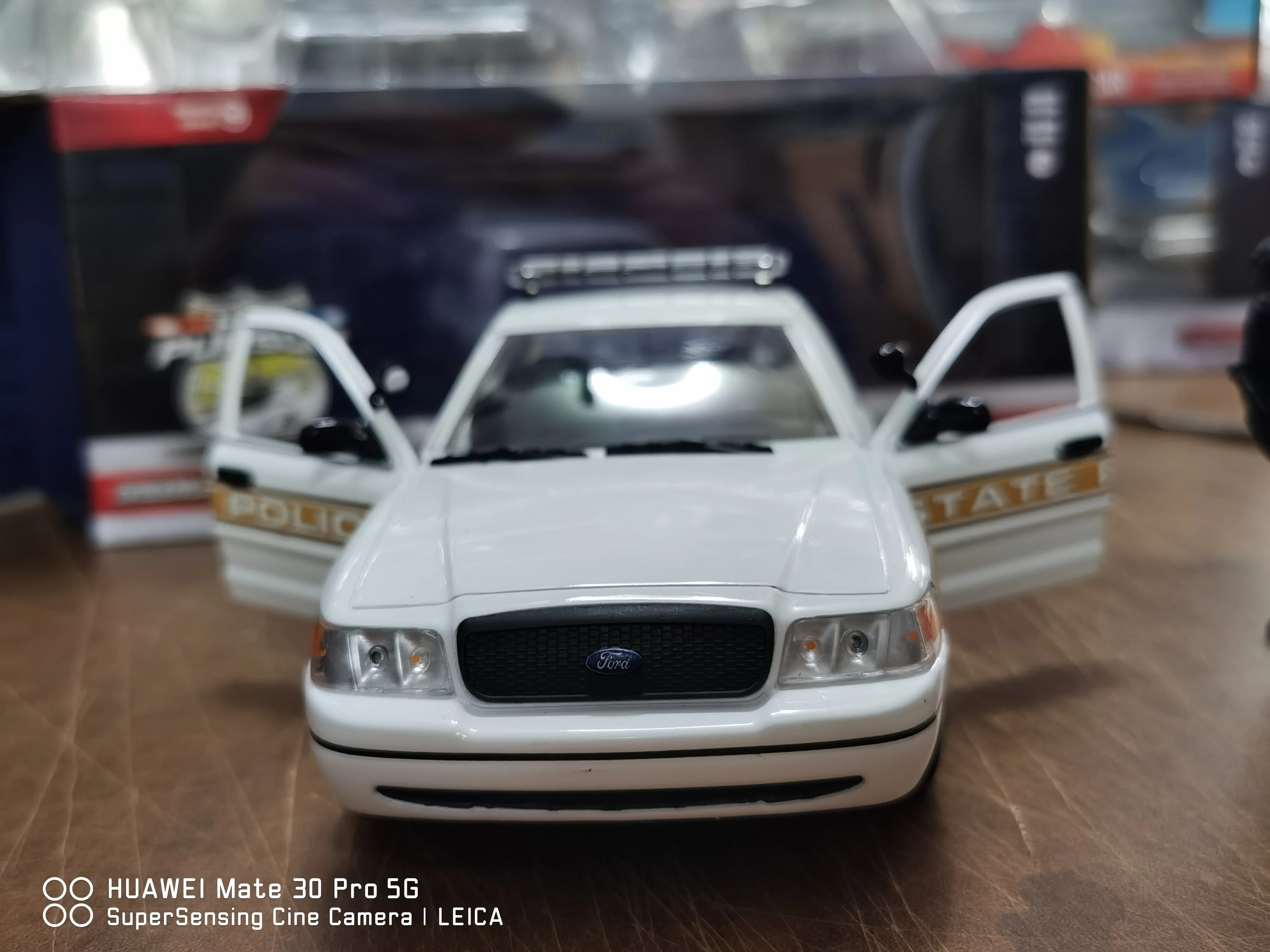 GREENLIGHT 1:24 2009 Ford Crown Victoria police car Collection die cast alloy car model decoration gift