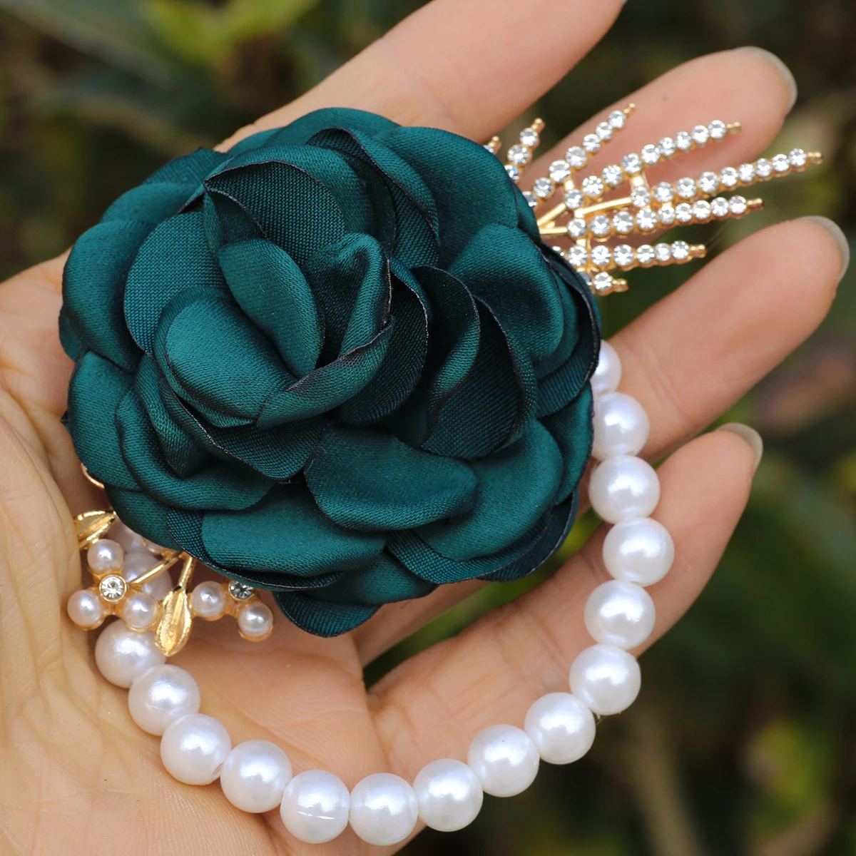 Nueva gran oferta, ramillete de muñeca para dama de honor y novia, pulsera elástica para mujer, suministros de boda para fiesta de diamantes de imitación y perlas para el Día de San Valentín 109B