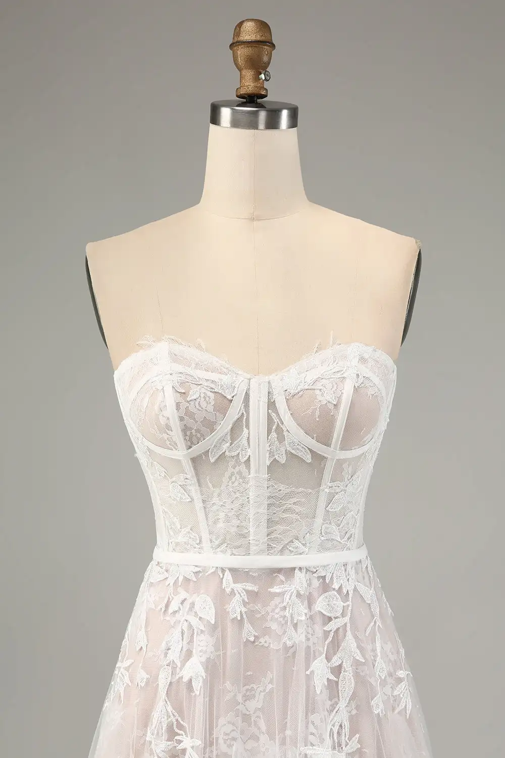 

Белый трапециевидный сердечко со шлейфом Свадебное платье с корсетом с аппликацией Кружева فمومومومومومومو