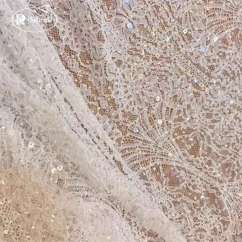 3 Yards. Perlen-Pailletten-Spitzenstoff. Luxuriöses Abendkleid aus französischer Spitze. Hochwertige Maßanfertigung für Braut- und Hochzeitskleider. – Detail 5