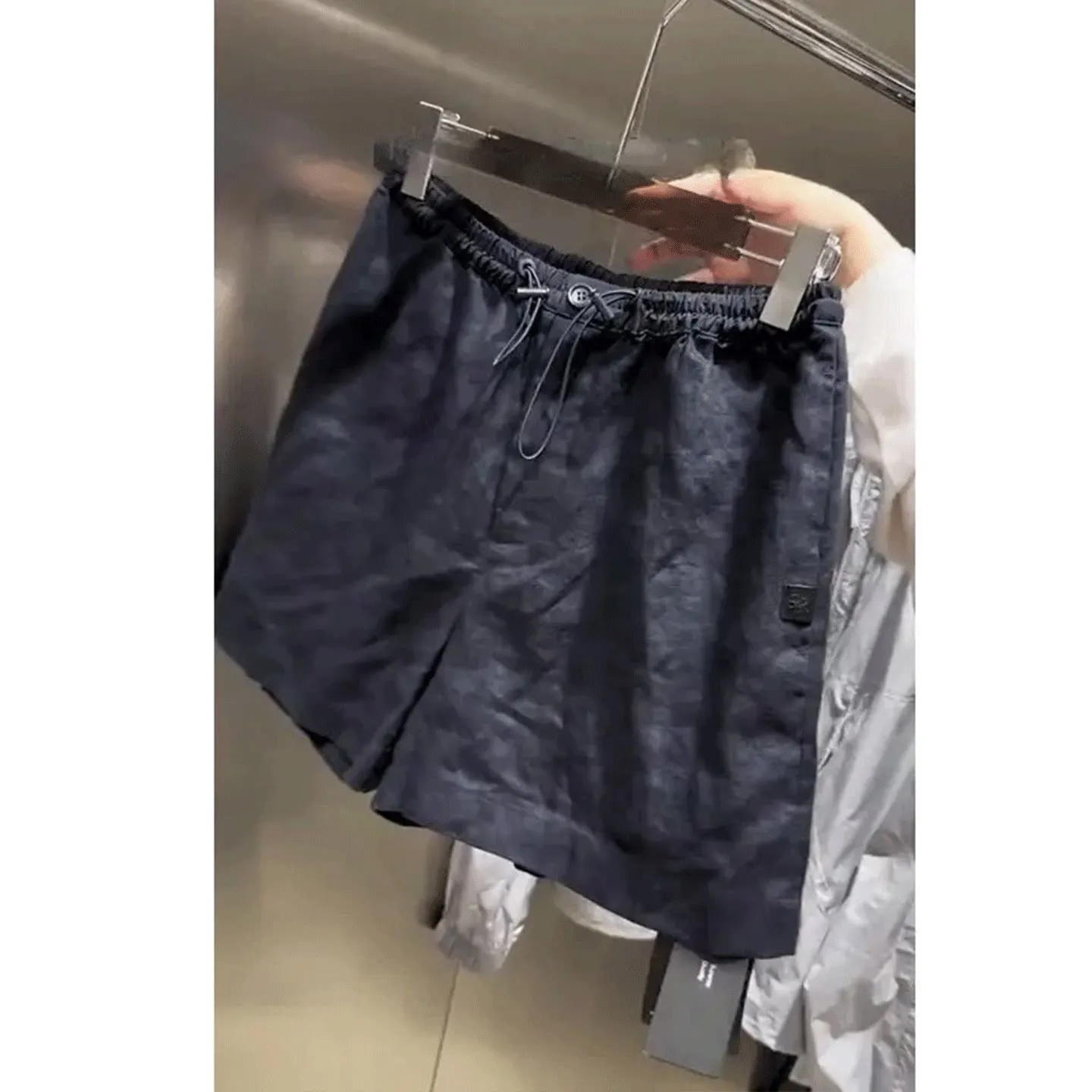 

2026 New Elastic Waist Loose Shorts Female Summer Fashion Solid Color Casual Short Pants Women Lazy Thin Wide Leg Shorts U10