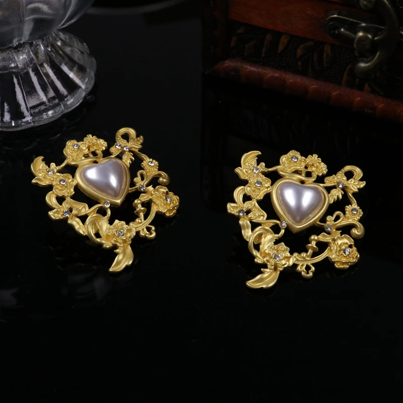 Luxuriöse gelbe herzförmige weiße Imitation Perlen ohrringe exquisite Strass Linien Palast Stil für Frauen Schmuck