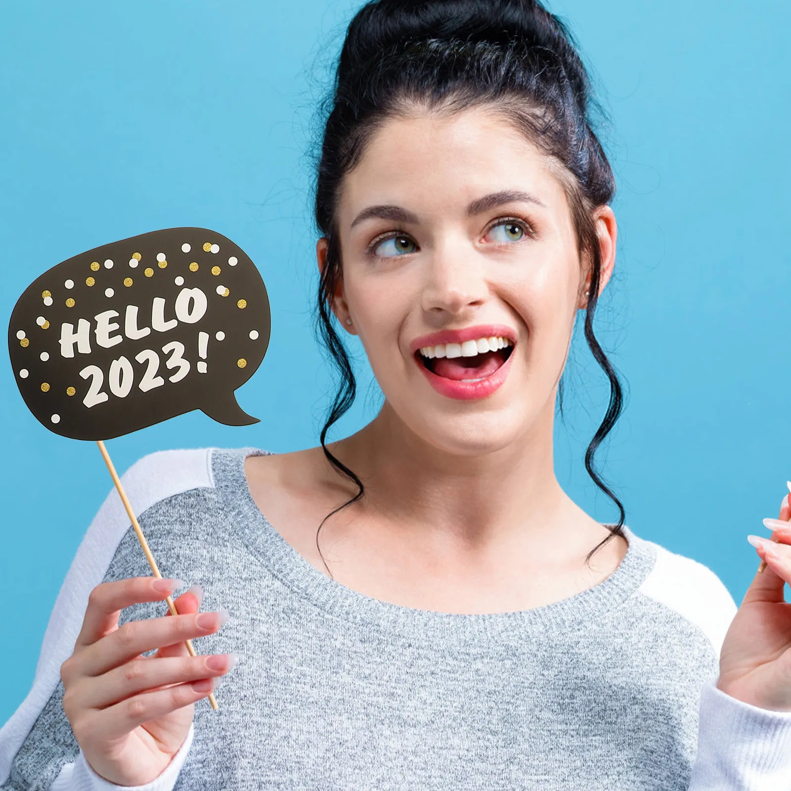 

21pcs 2023 New Year Photo Props Set Party Supplies for Eve Celebration Hand Hold Photobooth Decorations Holiday Festive Favors