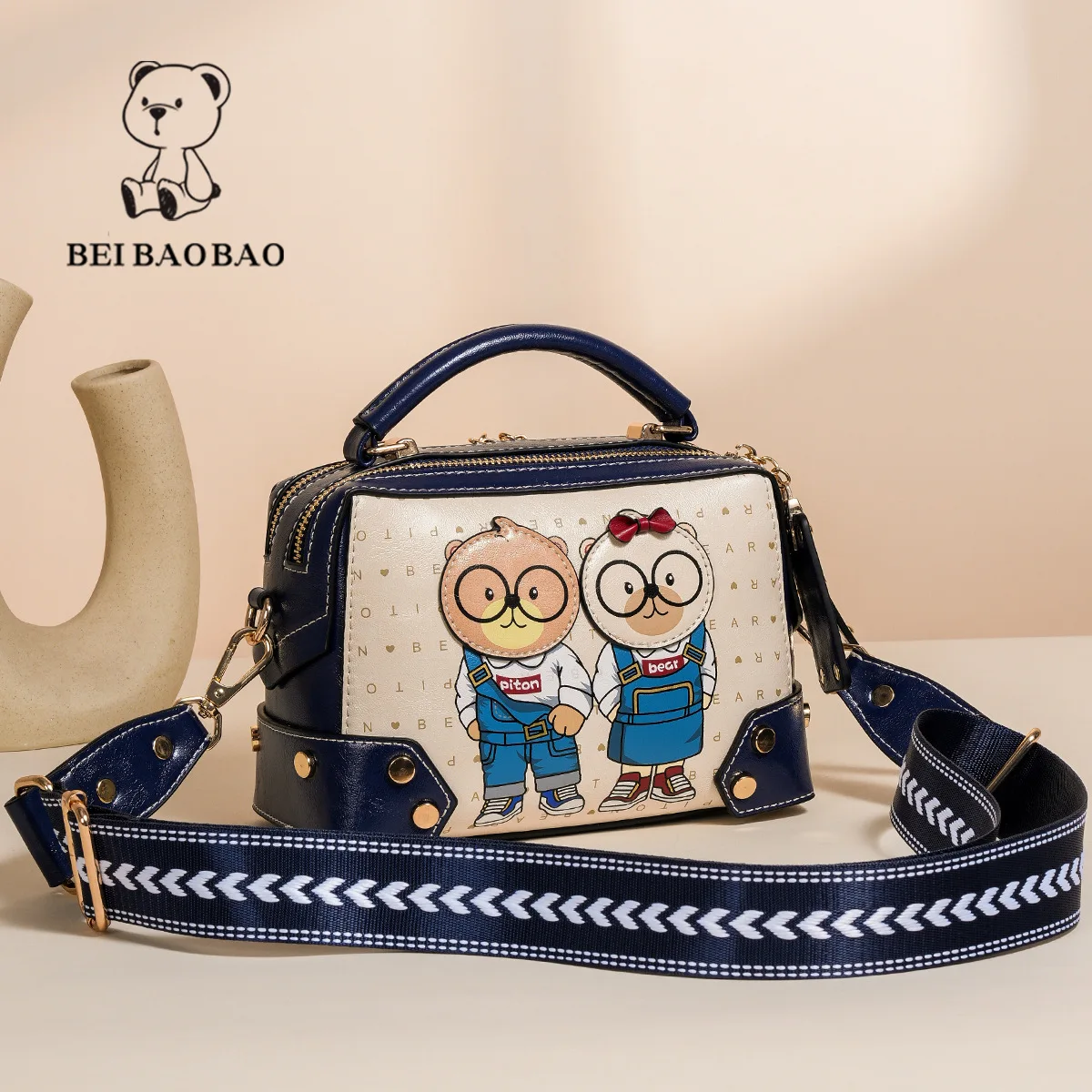 2024 Summer New Small Bag Female Fashion Small Square Bag Casual Bear Cartoon Fashion Versatile Crossbody Bag Shoulder Bag