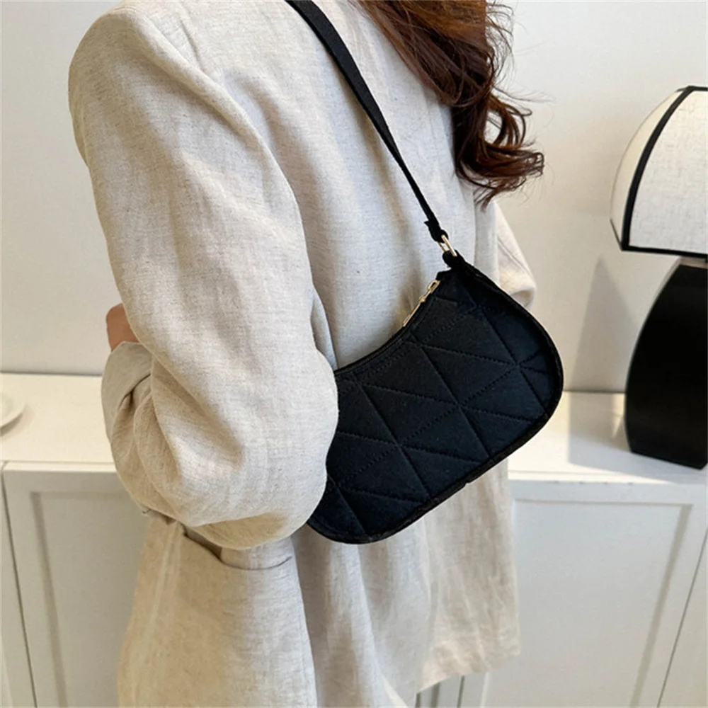 Trendy Felt Shoulder Bags For Women Women\'S Subaxillary Bag Design Advanced Texture Armpit Handbags Purses Crescent Saddle Bag