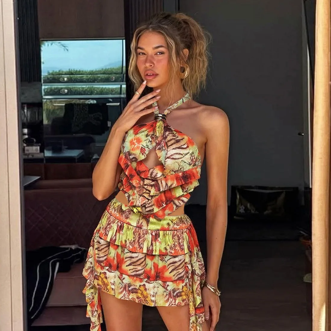 Minivestido Sexy con cuello Halter para mujer, vestido elegante a la moda con espalda descubierta recortada, sin mangas, ajustado, para fiesta de vacaciones, verano 2025