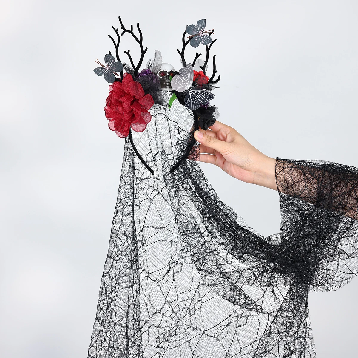 Damen Gothic Geweih-Schädel-Schleier-Stirnband, Schwarzes Spitzen-Rosen-Blumen-Kopfband für Halloween, Vampir-Cosplay, Dunkle Party-Kostüm-Accessoire – Detail 11