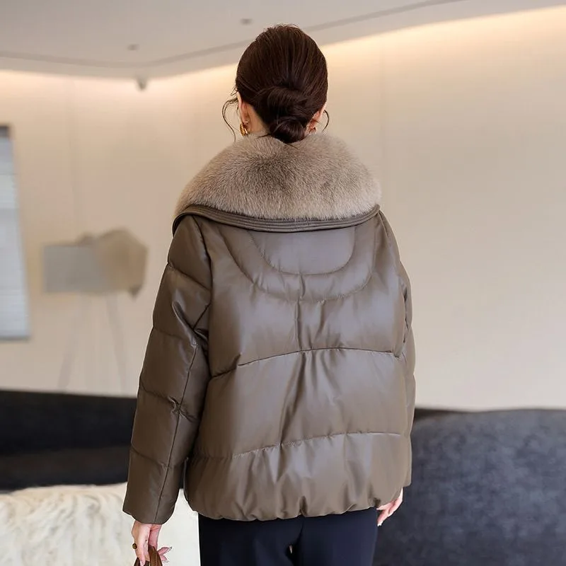 高品質の女性ダウンレザージャケット秋冬厚く暖かいフェイクレザートレンチコート女性パファーパーカーオーバーコート