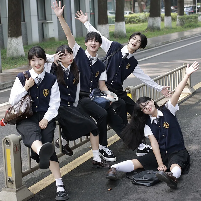 Japanese Preppy Style Sweater Vest,Classic Campus Outfit for Students,Suitable for Daily Wear,Graduation & Stage Performance