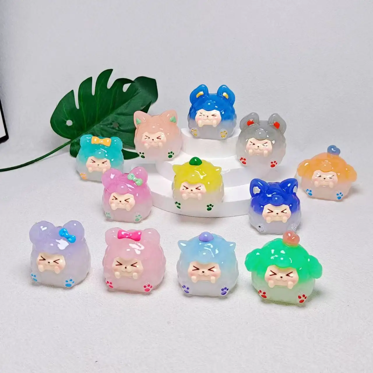 

Светящиеся игрушечные фигурки из смолы, семейный набор, аксессуары «сделай сам», автомобильный декор, брелок, подвеска, детская слепая сумка, милая игрушка, коллекционная