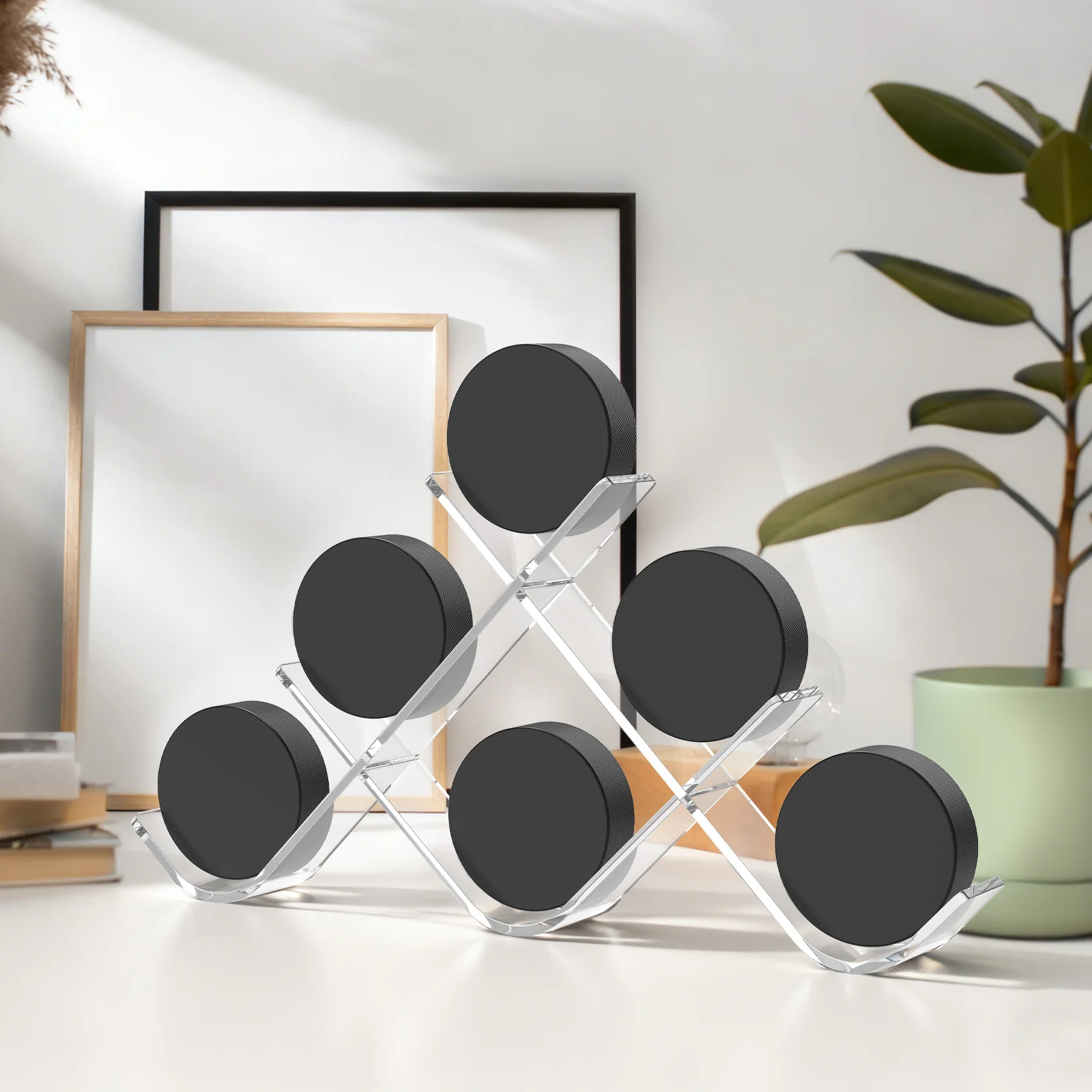 Clear Hockey Puck Display Case Acrylic Ice Hockey Puck Display Stand Holder for 6 Pucks Sports Decoration Hockey Storting Case