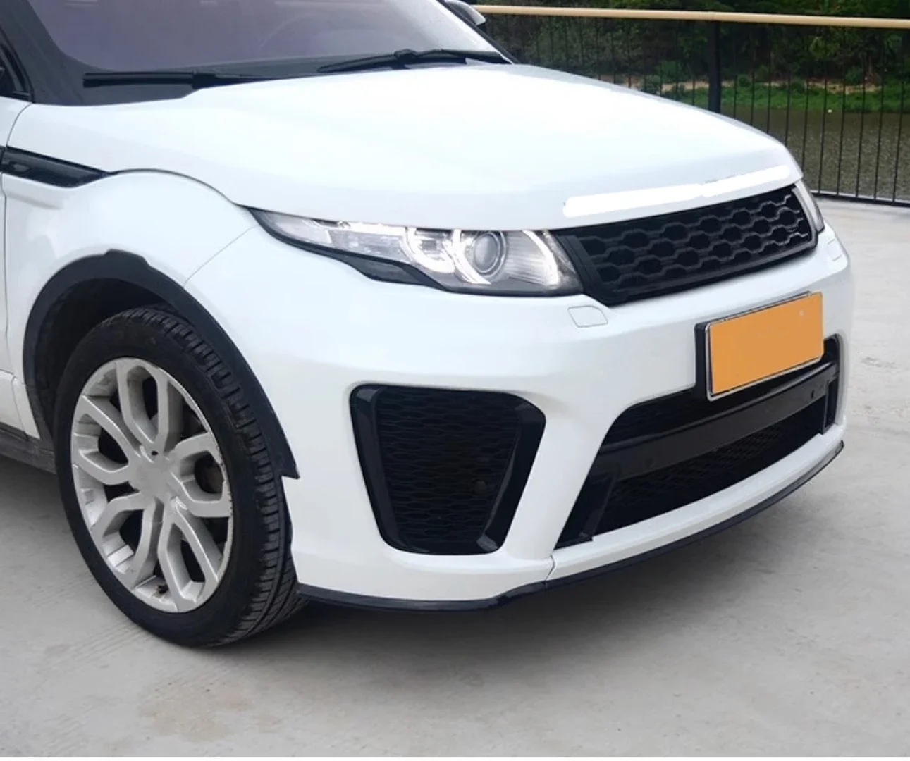 For Range rover Evoque 2015-21 upgrade body kit Front Rear bumper grill mask side skirt headlight engine hood Car Accessories