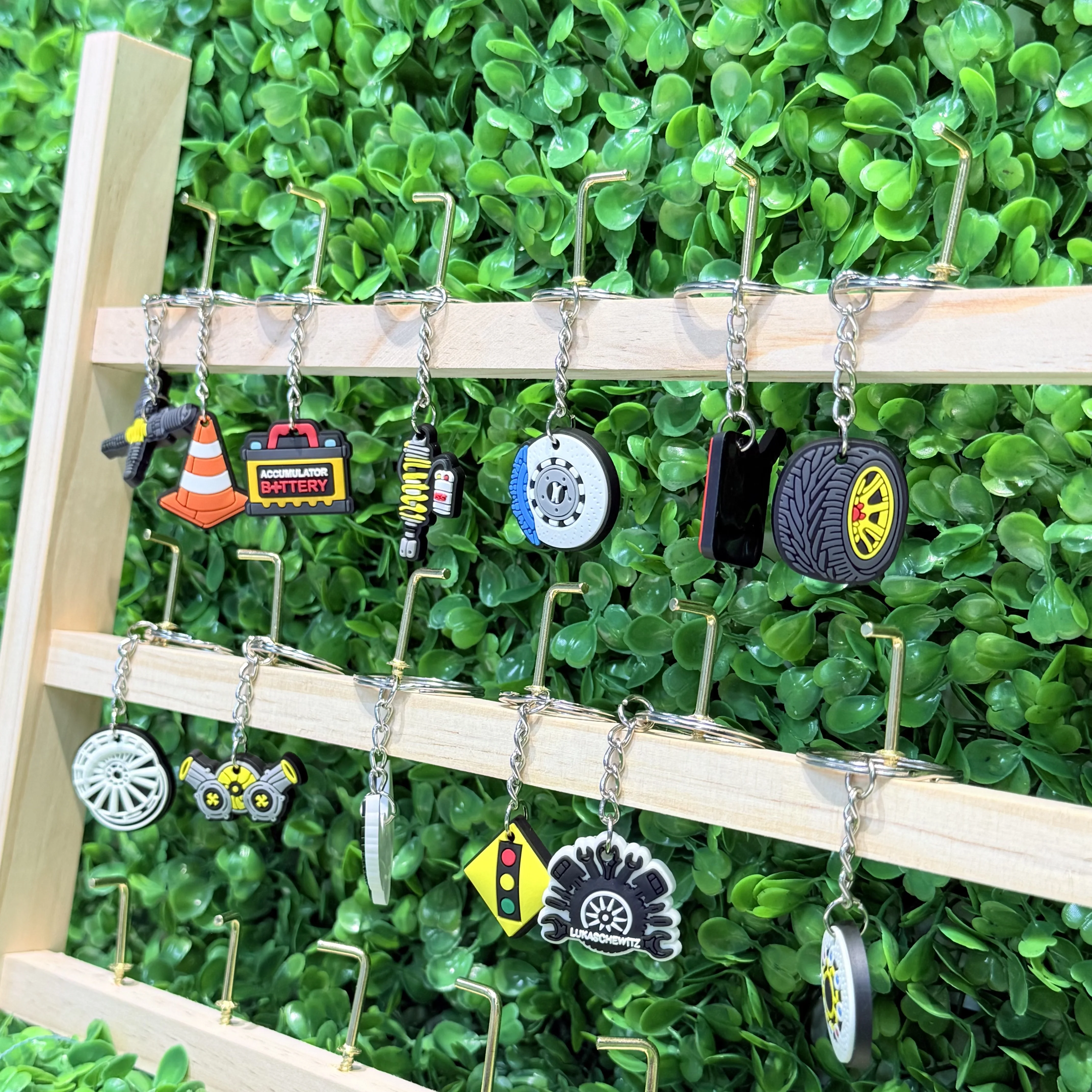 1-13Pcs Tyre Hub Traffic Light Silicone Key Chain Car Parts Adult Keyring Backpack Hanging Keychains Accessories