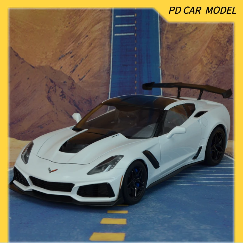 

AUTOART Collectible 1:18 FOR CHEVROLET CORVETTE ZR1 2019 White Gift for friends and family