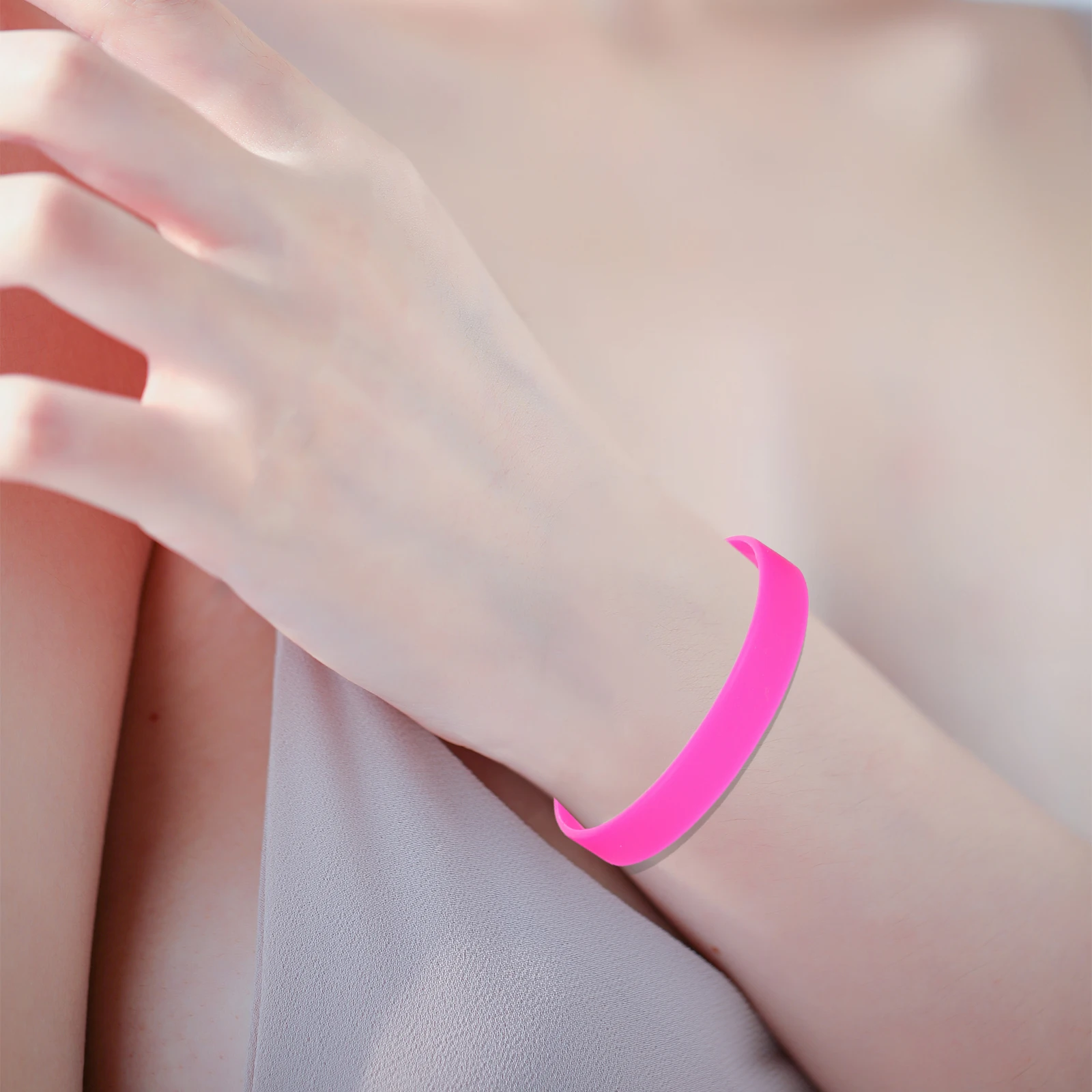 

24Pcs Silicone Wristbands Universal Size Bright Colorful Styles Sports Party Favors Team Building Activities Adults