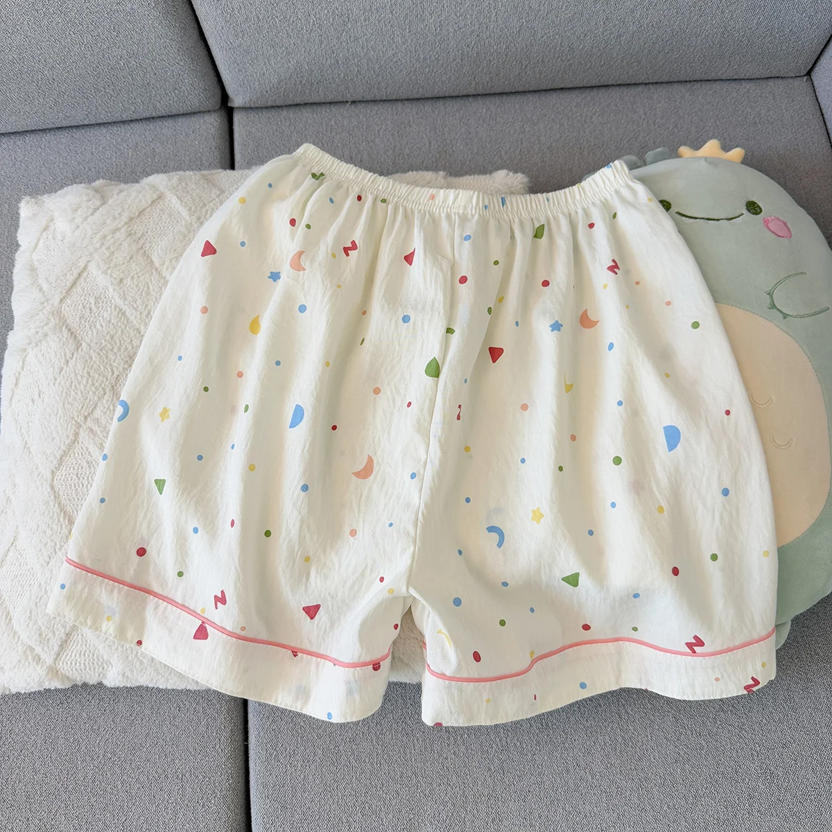 Women's Summer Pajamas, Thin Polka Dot Short-Sleeved Shorts, Sweet and Cute, Can Be Worn Outside in Summer, Two-Piece Home Wear Set image 4