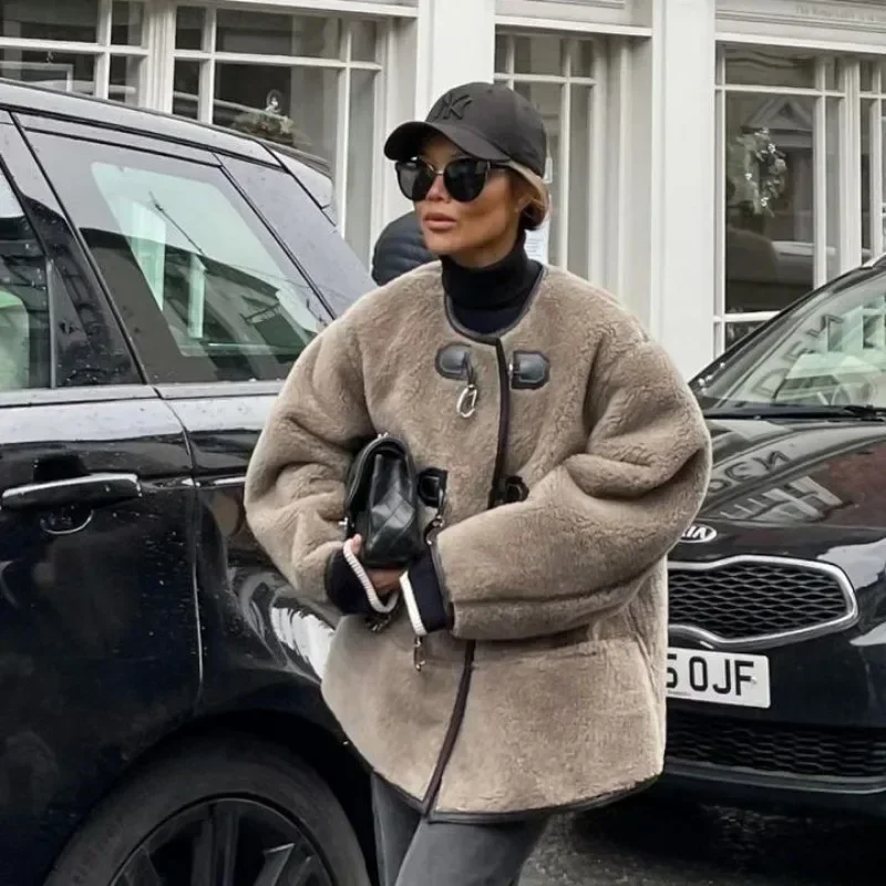 Winter Lamb Plush Jacket Elegant Thicken Chic Horn Button Female Coat Gentle Fur Integrated O-neck Casual Lady Outwear Y2k