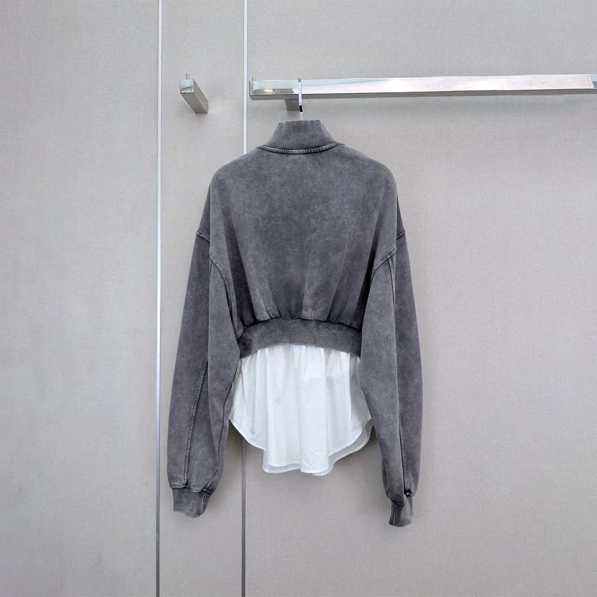 2026 High quality women's clothing vintage short hoodie fake two-piece spliced top wide leg pants three piece set--202609033