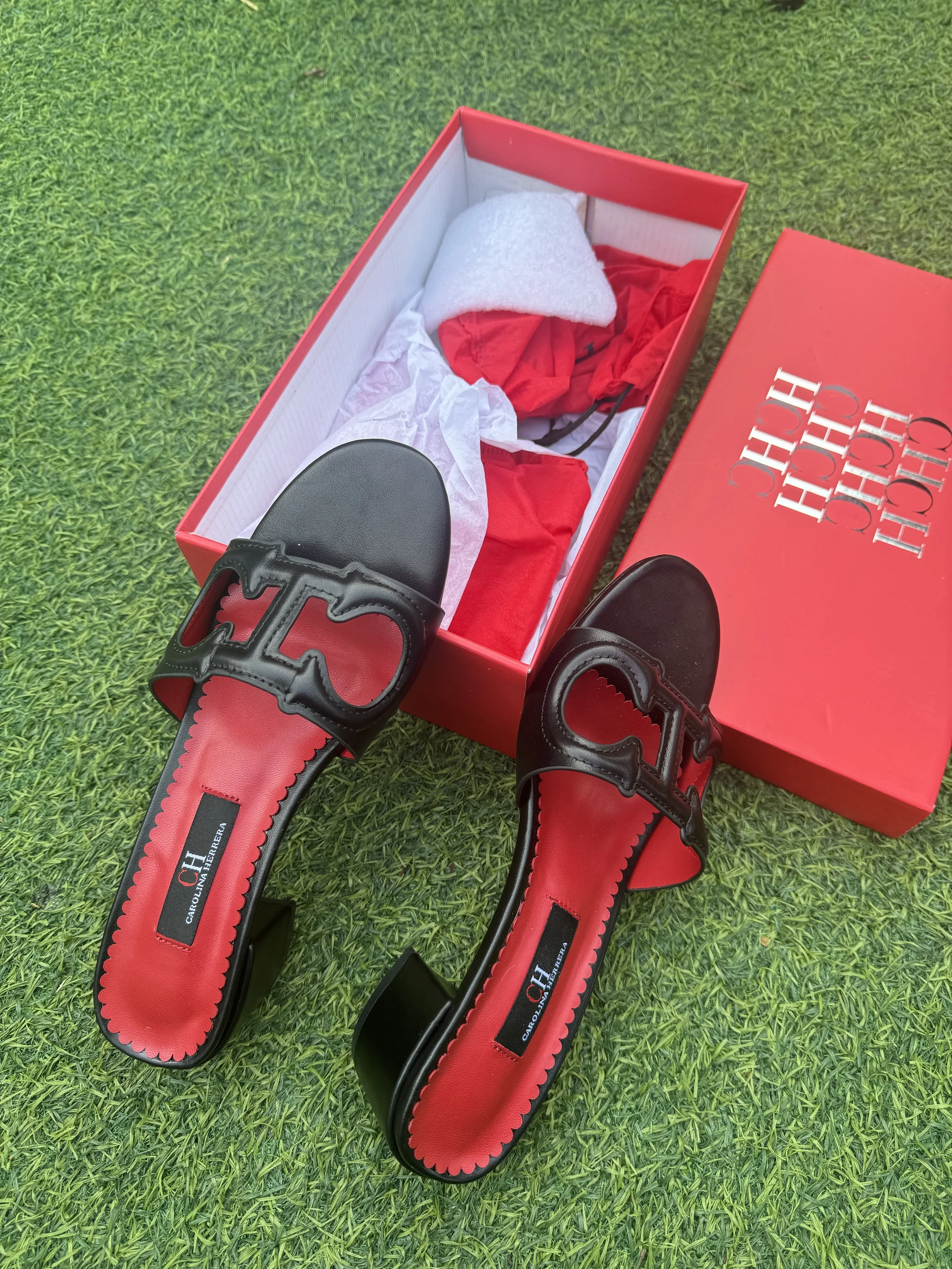 

CH Women's Home Slippers Wearable Flat Simple Style Rhinestone Office Heeld sandals Openwork Design Elegant Women's Shoes