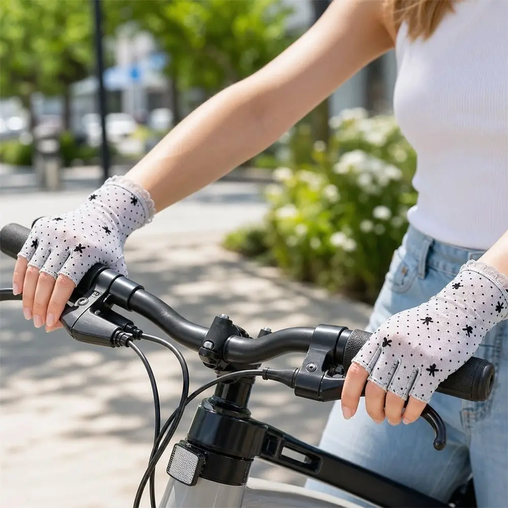 Fancy Style Short Half Finger Gloves Breathable Thin Mesh Sunscreen Gloves Lace Trim Fishnet Gloves Women