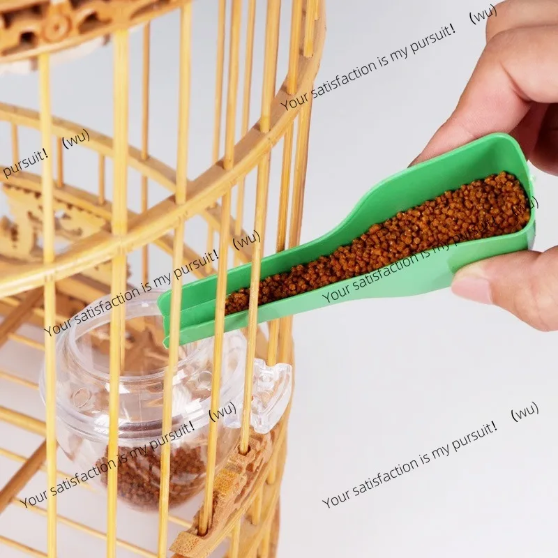 5PCS Bird Feeder Spoon Plastic Feeding Spoon Parrot Chicken Feed Scoop Food Water Hand Feeder Spoons for Peony Cockatiel Bird