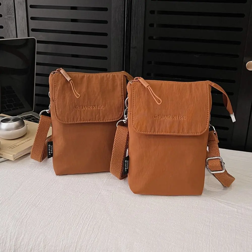 

Trendy Nylon Phone Bag Solid Color Mini Size Crossbody Bag Ultra Lightweight Adjustable Strap Shoulder Bag Unisex