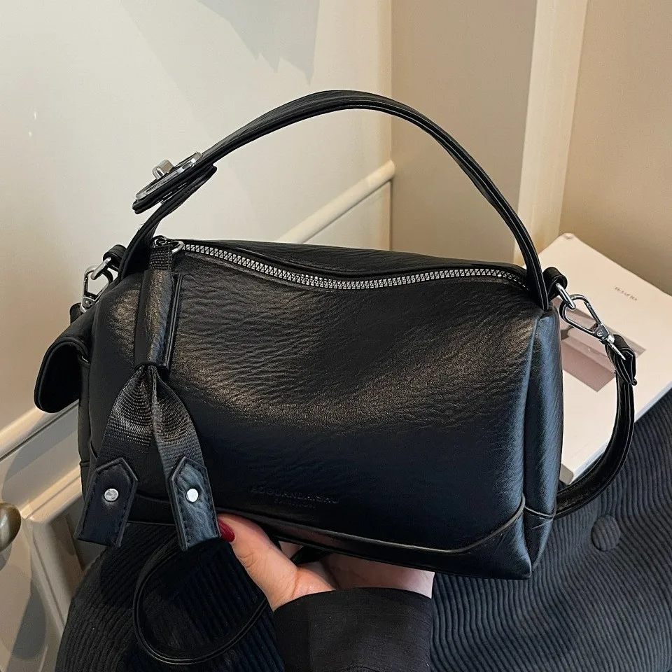 

2025 Women‘s Large Capacity Tote Bag, Genuine Leather Multi-way Shoulder Crossbody Purse, Vintage Chic Work Bag for Office